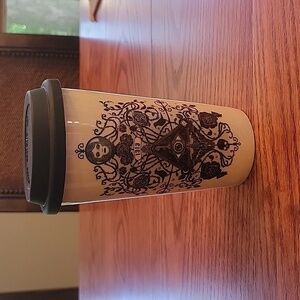 DISNEY The Haunted Mansion 20 oz. ceramic coffee tea mug cup.   With lid.